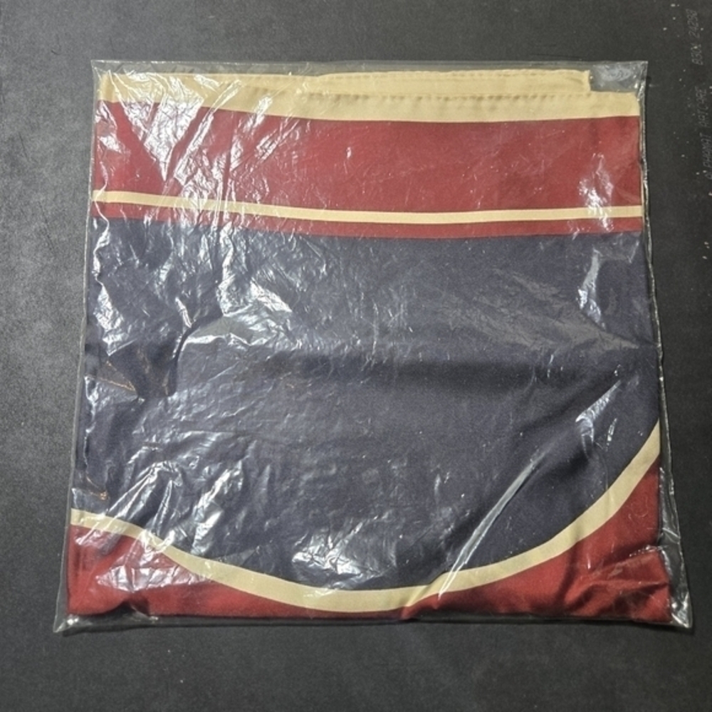 Banana Republic Chain Print Scarf in Red and Navy 100% Silk Made in Italy NWT - Picture 4 of 4